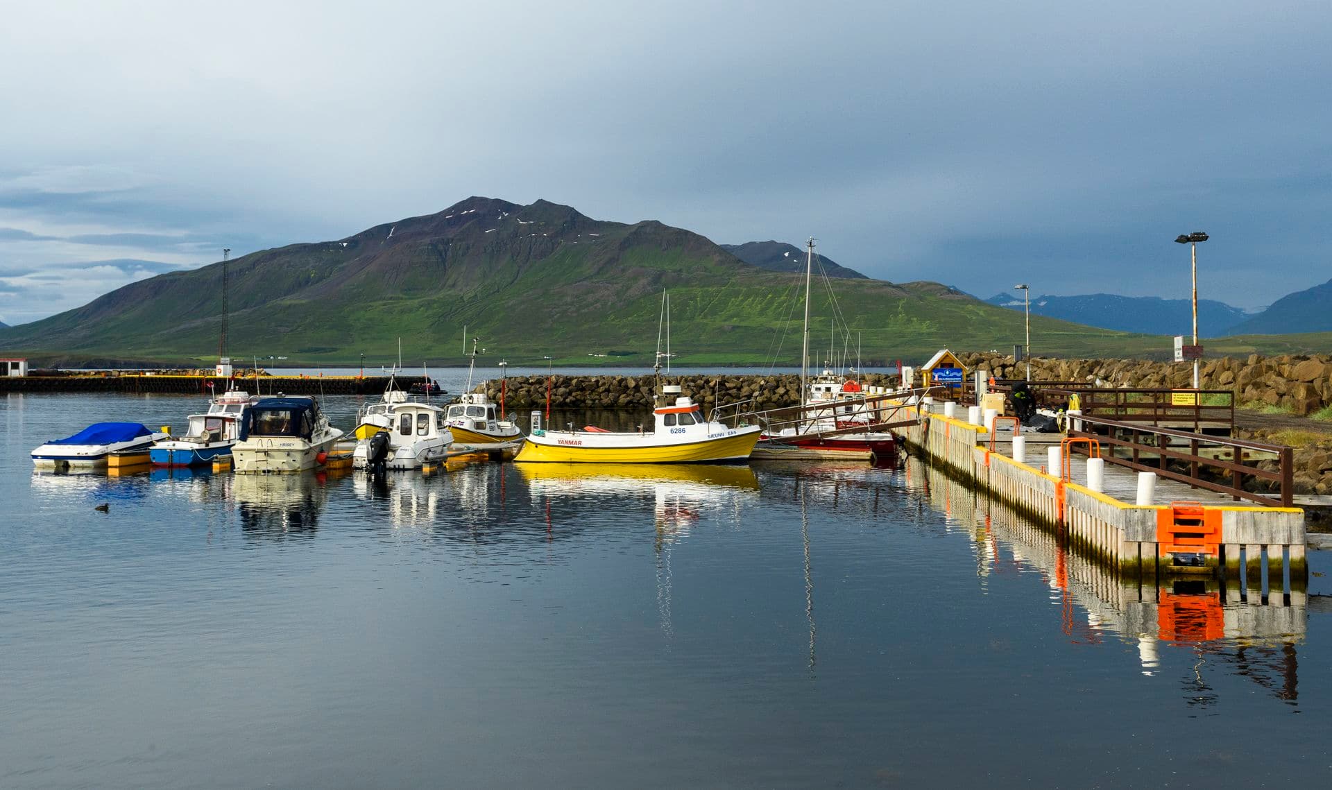 Albatros Expedition circumnavigating iceland