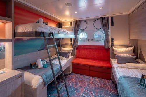 Triple Porthole Hondius