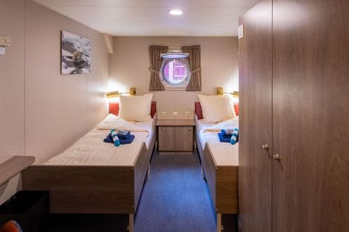 Twin Porthole - Plancius