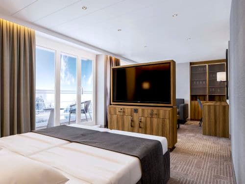 Ultramarine terrace suite