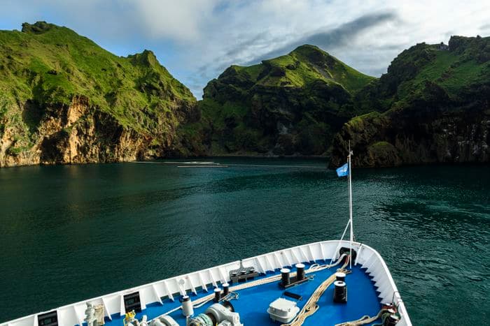 Albatros Expedition circumnavigating iceland